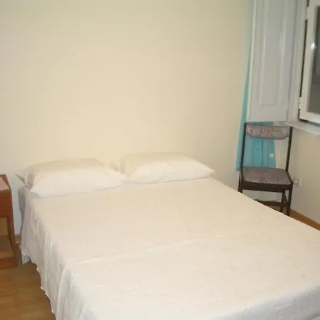 Low Cost Hostal
